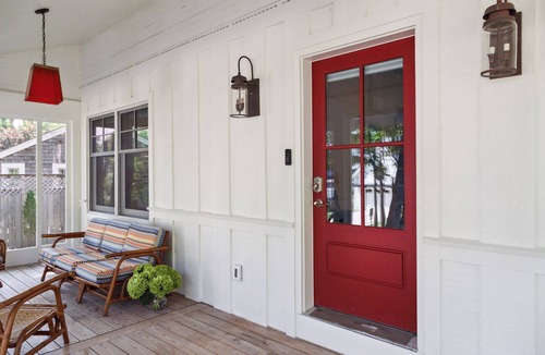 Wayzata House | Cozy two-bedroom cottage - five minutes walk to Wayzata and Lake Minnetonka