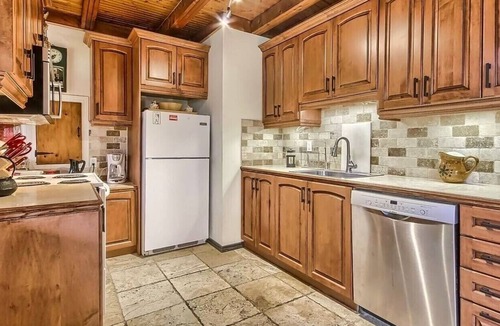 Baddow Ski Chalet | Cozy & Unique 4 Season, Waterfront A Frame Chalet