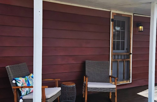 Norwood House | Cozy updated 3-bedroom house, pet friendly, wifi, covered porch, firepit & yard!