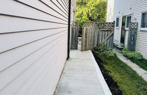 Thornhill House | "Cozy Walkout Basement Suite with Private Entrance"nn