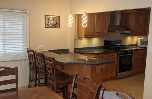Puslinch Cottage | Cozy Waterfront on Puslinch Lake