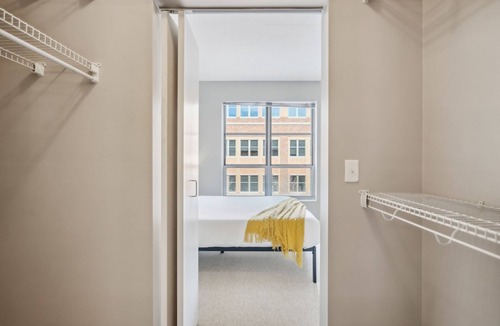 Mill District Apartment | CozySuites 2BR Mill District with pool, gym #04