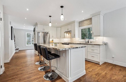 Burlington Cottage | Creek Side Cottage