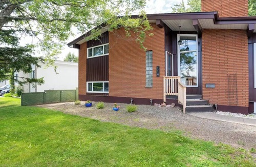 Thunder Bay House | Creekside 2BR Bsmnt Suite w/3 Queen Beds, close to hiking trails