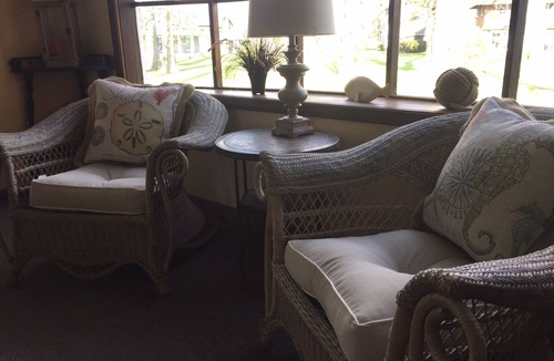 Waverly Beach Cottage | Crescent Beach Fort Erie, Ontario 3 Bedroom Beachfront Cottage