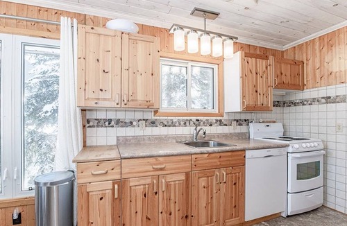 Magnetawan Cottage | Croft Cove Cottage - Cozy Waterfront Oasis