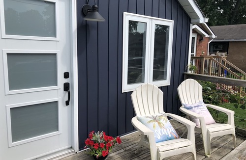 Crystal Beach House | Crystal Cambridge Cottage - 5 min walk to the beach & local eateries!