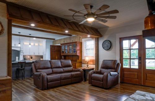 Toccoa House | Currahee Manor