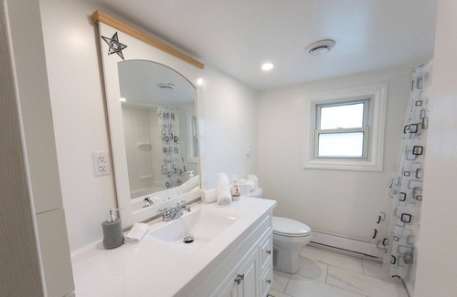 Marmora House | Cute 3BR 2bath, BBQ, AC, Patio, kitchen, firepit