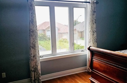 Lakeshore House | Cute and Cozy Belle River Getaway with huge backyard.