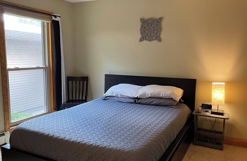 Chaska Condo | Cute and Cozy Chaska getaway! Great location and Pet friendly!