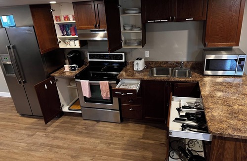 Bridgenorth Apartment | D&B’s Cozy 2 Bedroom Basement Apartment with a 5 minute walk to Chemong Lake