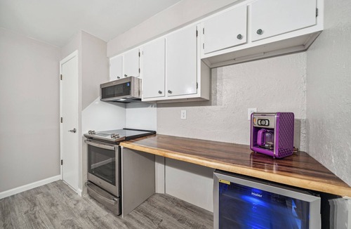 Stillwater House | Daffodil House - Large 6 Bedroom Accessible Rental