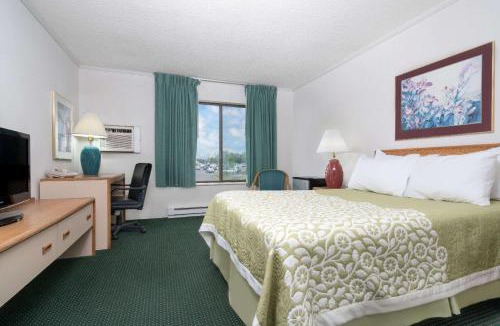 St. Cloud Hotel | Days Inn by Wyndham St Cloud