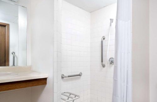 St. Cloud Hotel | Days Inn by Wyndham St Cloud