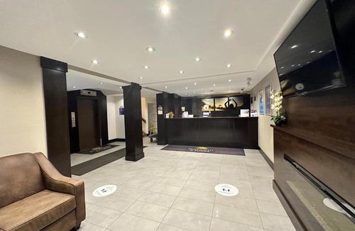 North Bay Hotel | Days Inn & Suites by Wyndham North Bay Downtown