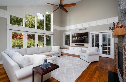 Cedar-Isles-Dean Villa | Dean Parkway Estate