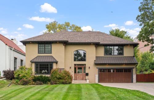Cedar-Isles-Dean Villa | Dean Parkway Estate