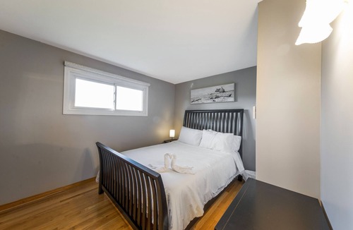 Clarington Other | Delightful Vacation Farm House- Cottage Style!