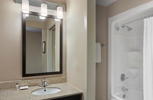 Guelph Hotel | Delta Hotels by Marriott Guelph Conference Centre