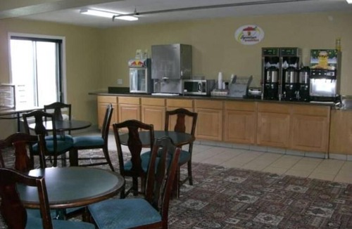 Roseville Hotel | Deluxe Queen Room With Two Queen Beds Non-Smoking