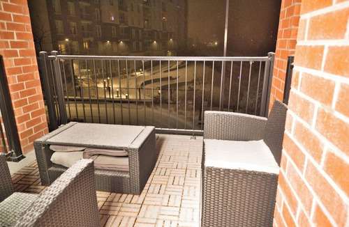 Ledbury - Heron Gate - Ridgemont - Elmwood Condo | Deluxe room with separate bathroom