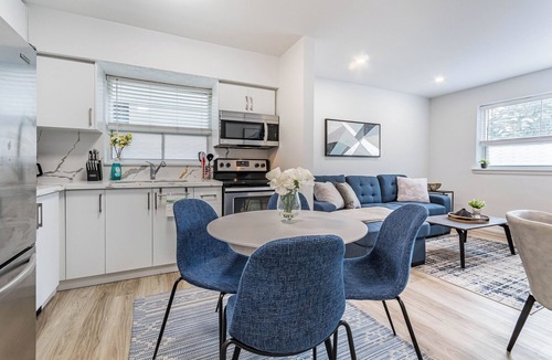 Port Credit Apartment | Deluxe Suite, Free Parking, Port Credit Lakeshore