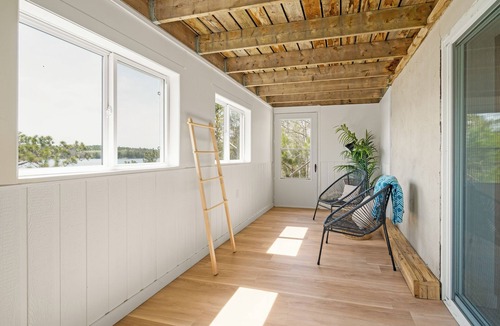 Sables-Spanish Rivers House | Denvic House - a private lakefront retreat