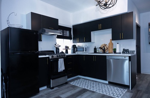 Port Dalhousie Apartment | Discover a charming haven in Port Dalhousie.With our own private parking lot.