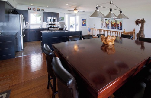 Bluewater Cottage | Discover the ultimate lakeside escape at Dundrillin