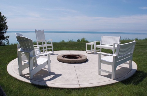 Bluewater Cottage | Discover the ultimate lakeside escape at Dundrillin