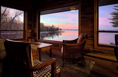 Ray Cabin | Discover the Ultimate Lake Cabin in Voyageurs National Park! The Kabby Cabin!