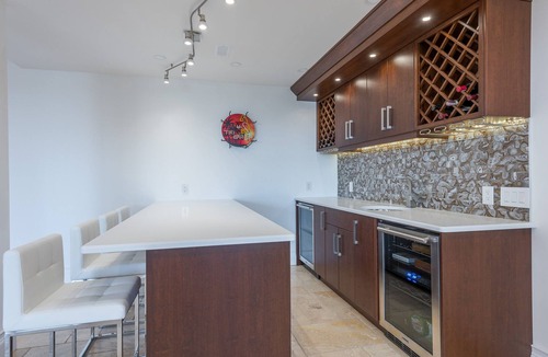 Trent Lakes House | Discover Tranquility: Luxurious 7-Bedroom Lakeside Resort Home in Kawartha