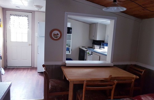 Cloyne Resort | Dock Side Cabin In North Frontenac