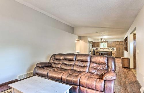 Eden Prairie Apartment | Dog-Friendly Eden Prairie Escape Near Beach!