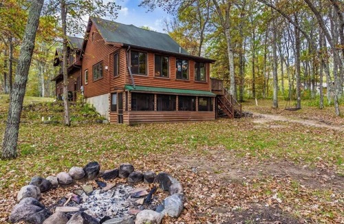 Crosslake Cabin | Don’t Miss This Cozy Rock Lake Fall Escape