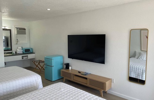 Lake City Apartment | Double Queen Room Sum