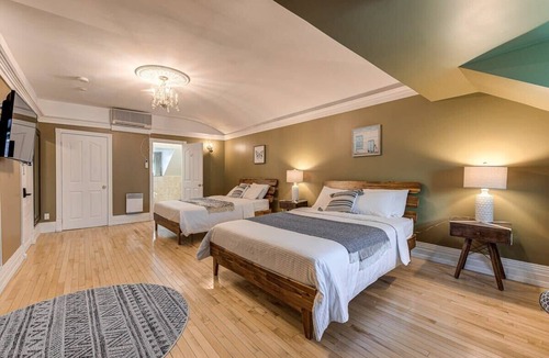 Vieux-Quebec-Cap-Blanc-colline Parlementaire Hotel | Double Room #5