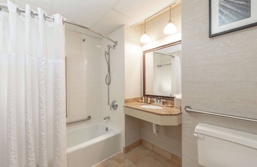 Bloomington Hotel | Doubletree by Hilton Bloomington - Minneapolis South