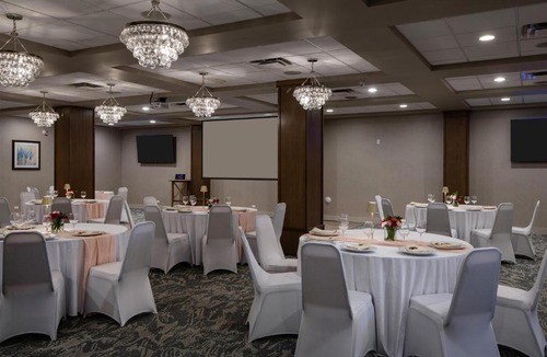 City Centre Hotel | DoubleTree by Hilton - Kamloops