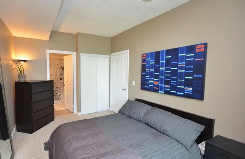 Downtown Mississauga Apartment | Downtown Mississauga Executive Suites SQ1