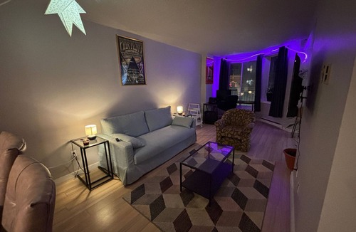 South End Apartment | Downtown Retreat – Studio + included parking