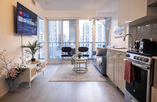 Church and Wellesley Condo | Downtown Suite: Steps from Eaton