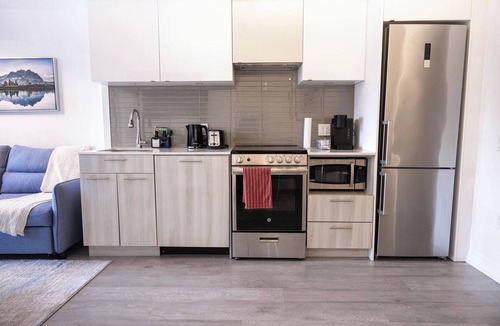 Church and Wellesley Condo | Downtown Suite: Steps from Eaton