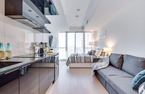 Financial District House | Downtown Toronto Gem
