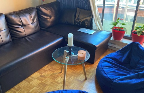 St. Lawrence Apartment | Downtown Toronto get cozy and enjoy a nice neighborhood, easy access to transit