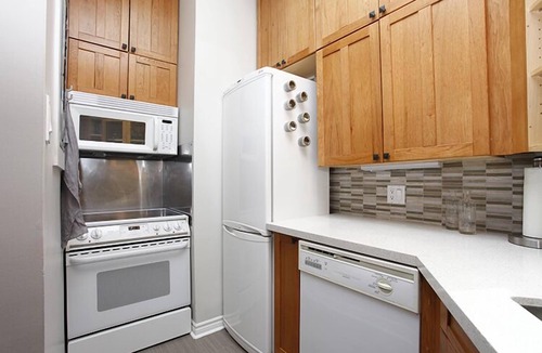 Garden District Apartment | Downtown Toronto Tree-Top Gem