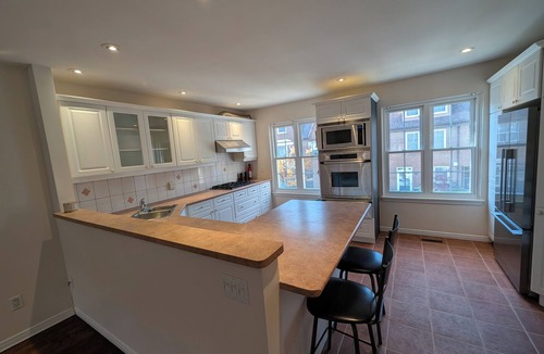 Old Town House | Downtown Townhouse prime location