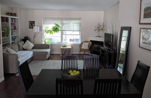 Old Town House | Downtown Townhouse prime location