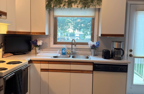 Saskatoon House | Dr Pizzle Guest House| Home Away from Home